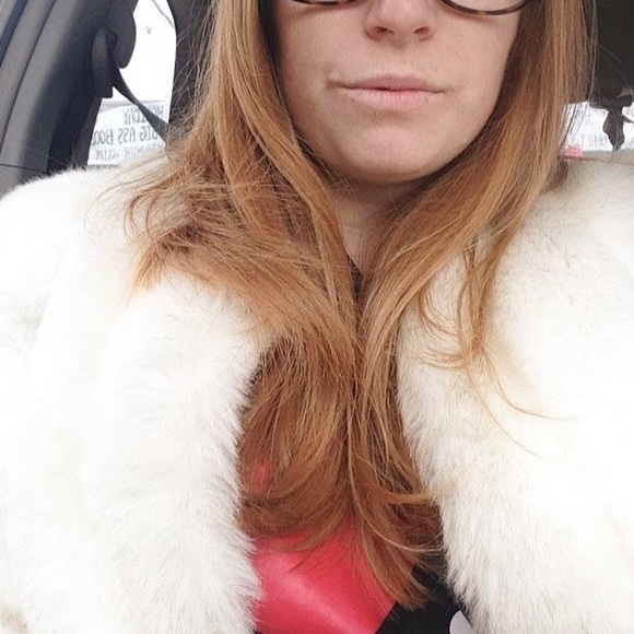 Meet your Posher, Lauren - Picture 1 of 1